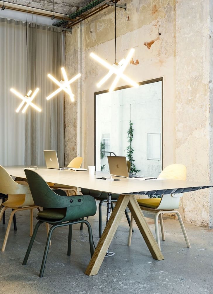 BD Barcelona Table B Wooden Legs