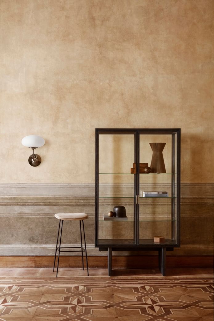 Gubi Private Vitrine Case HL
