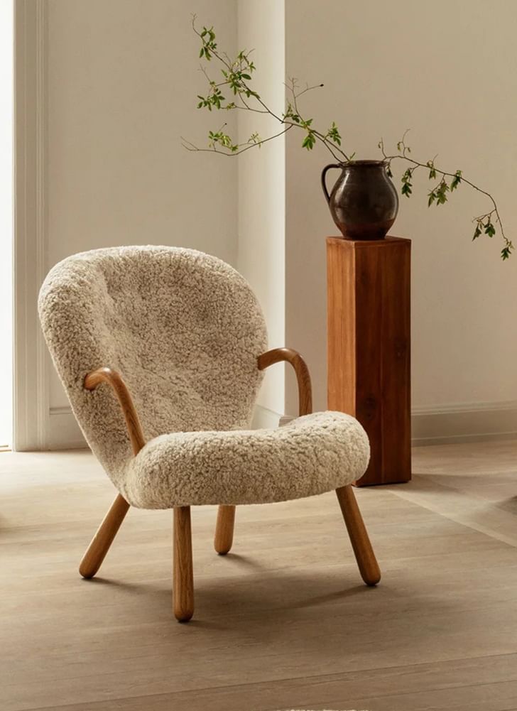 Dagmar Clam Lounge Chair Fluffy