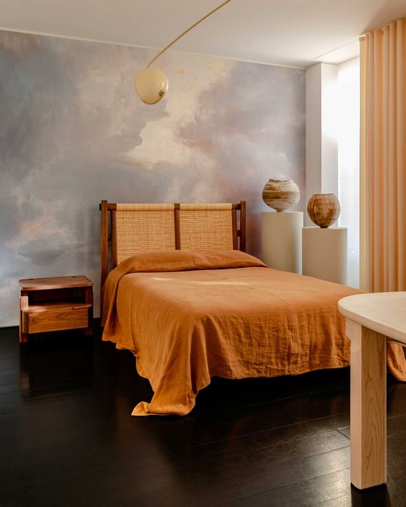De La Espada twenty five bed