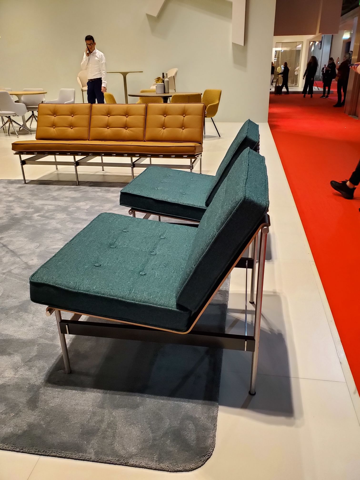 F416-Lounge-Chair-_Artifort-2