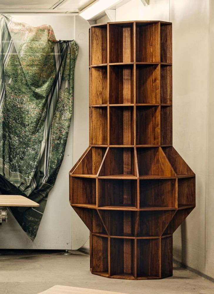 Woak Haku Self Standing Storage Wooden