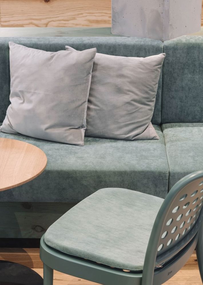 Ton 822 Dining Chair