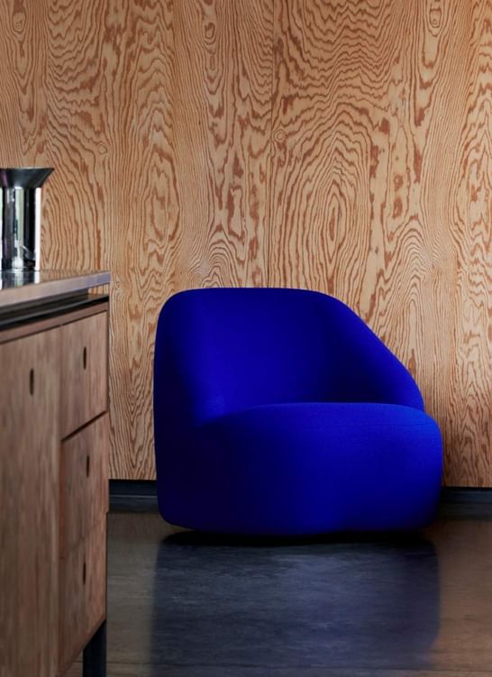 Tradition Margas Lounge Chair Swivel