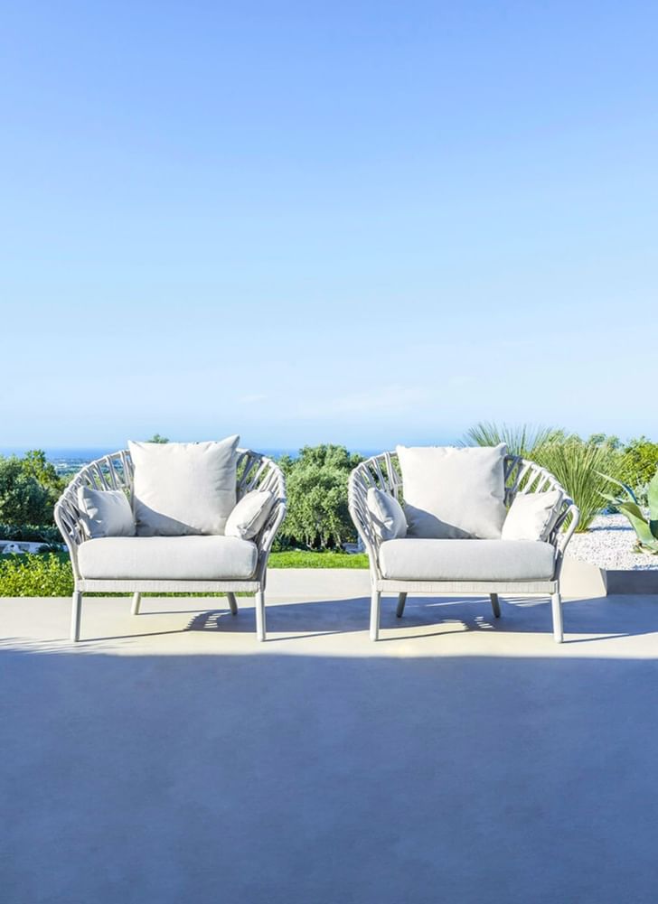 Varaschin Emma Cross Arm Lounge Chair