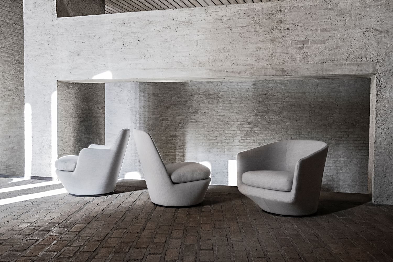 Bensen u turn chair trio haute living