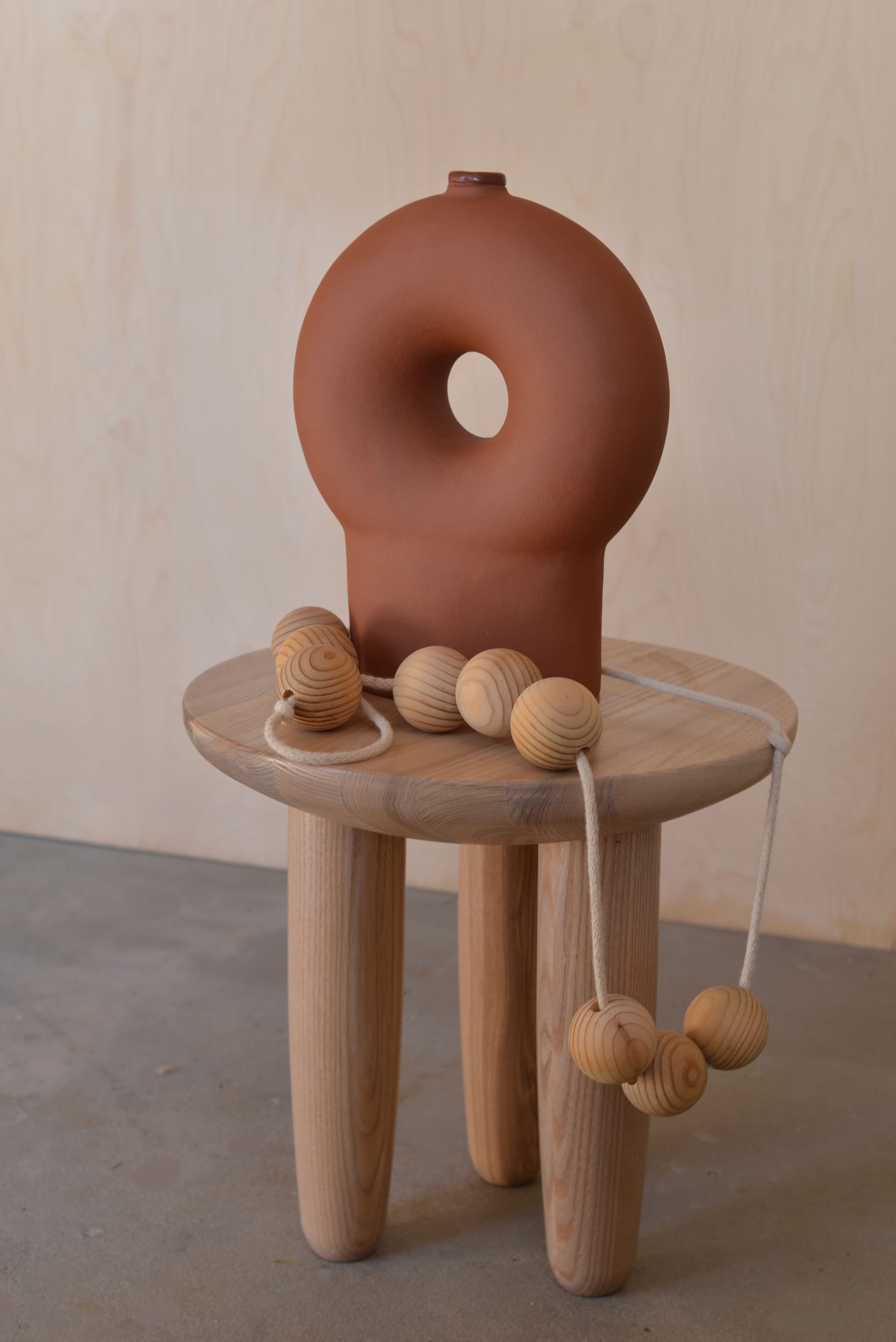 Kumanec one leg faina design