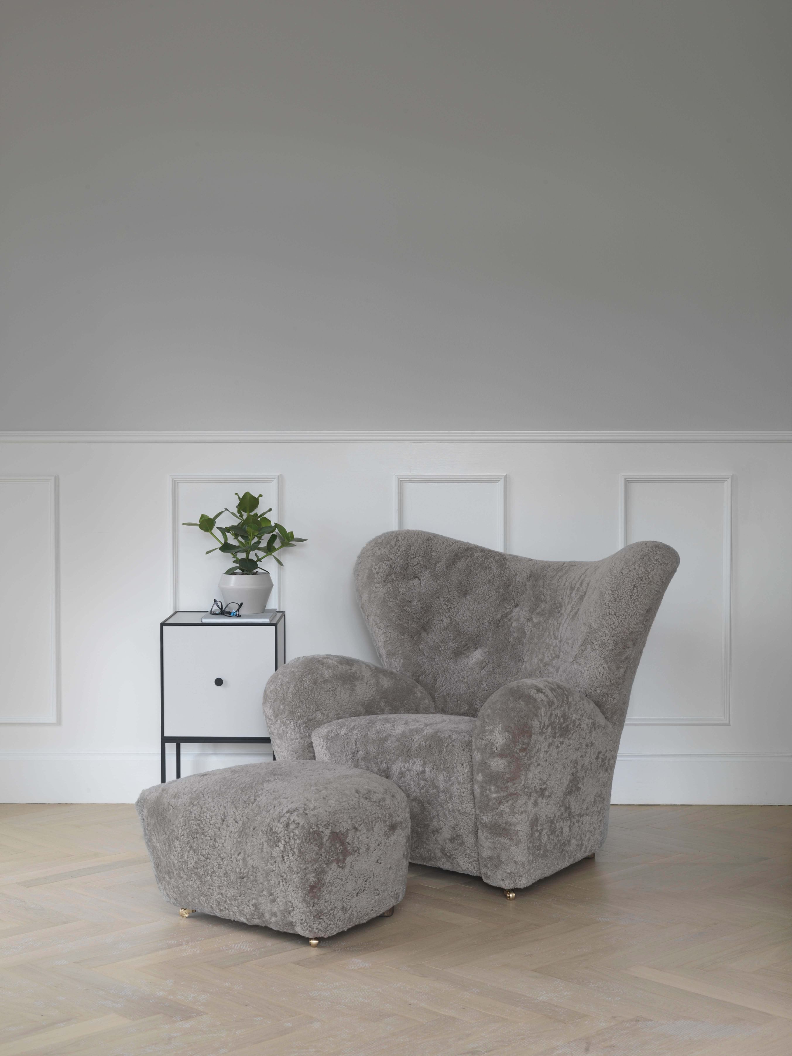 Lassen tired man lounge chair 1