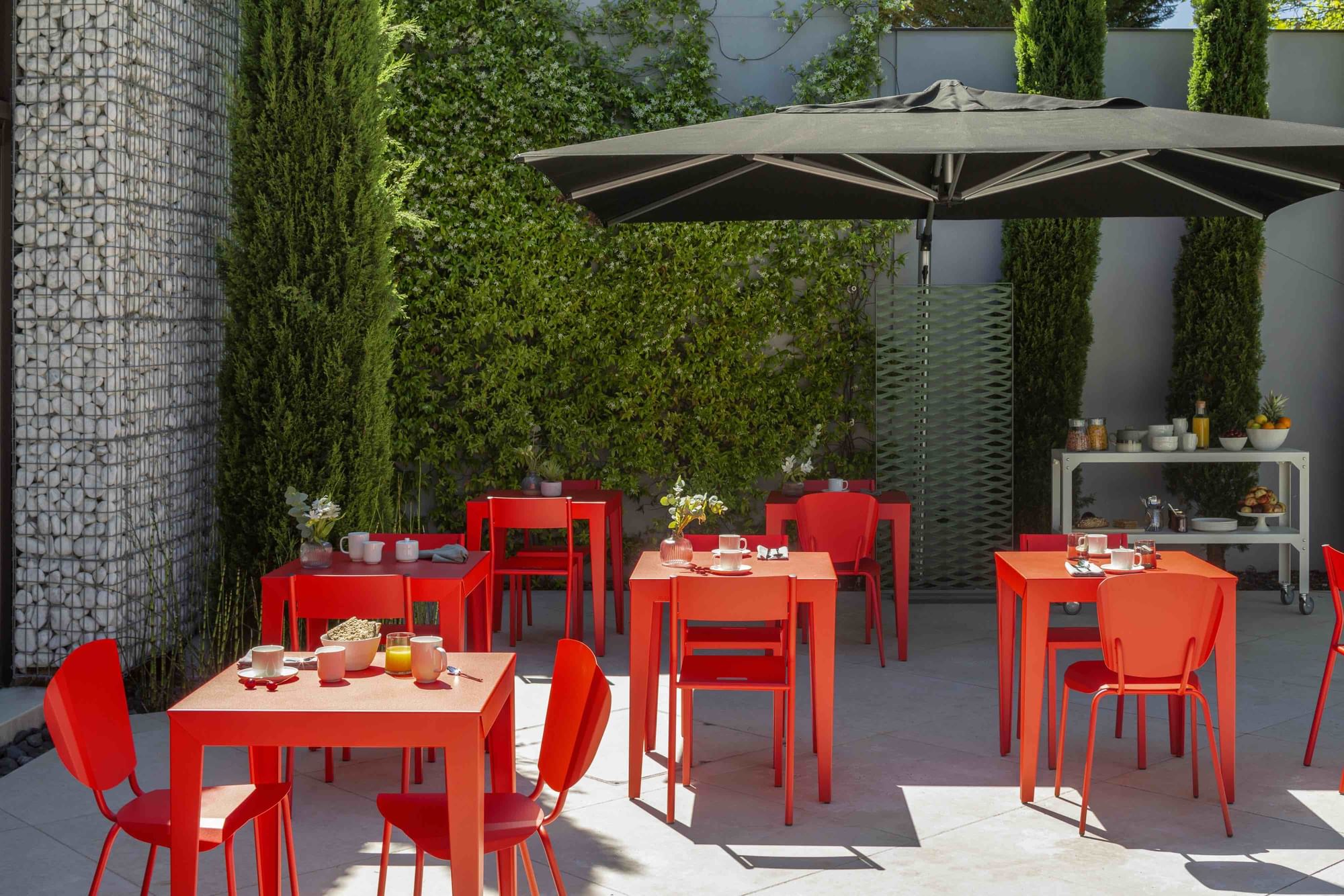 Matiere grise zef table aluminium outdoor
