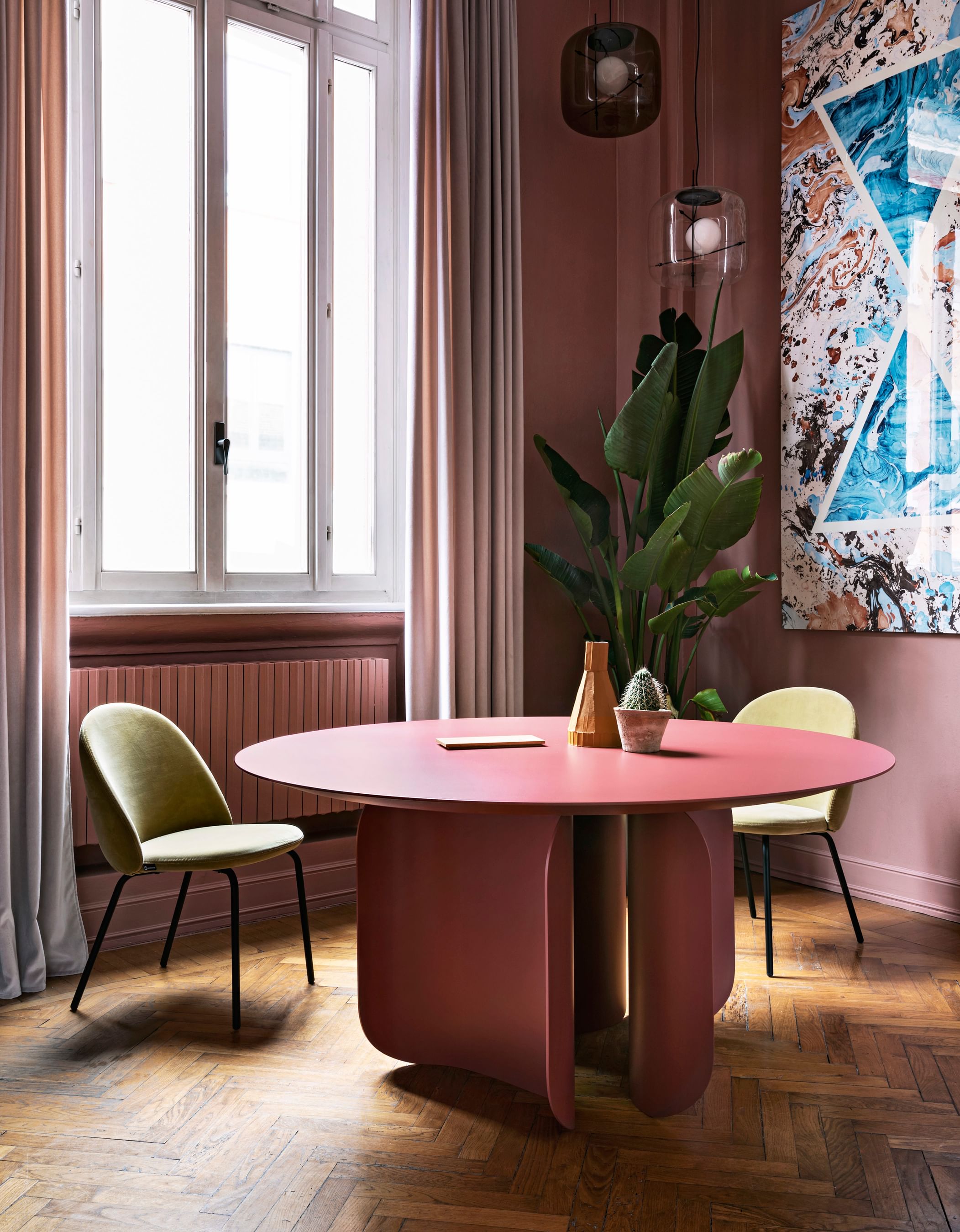 Miniforms barry table pink insitu haute living