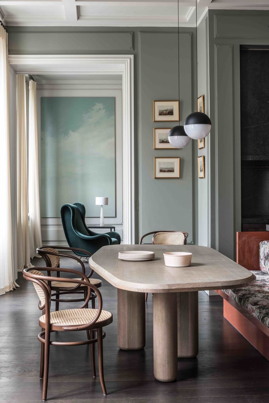 Particuliere rough dining table 2
