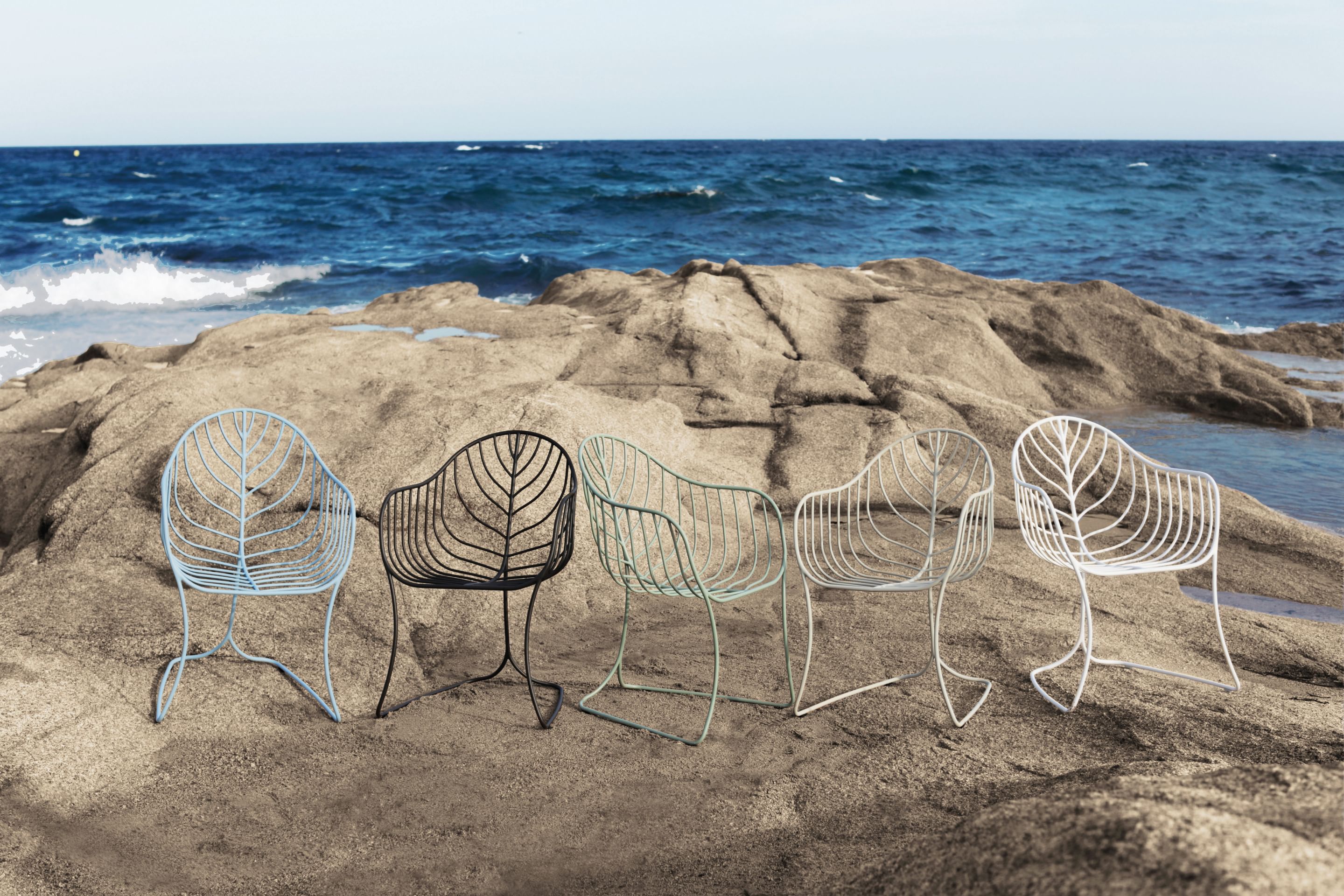 Royal botania folia garden chair insitu4 haute living