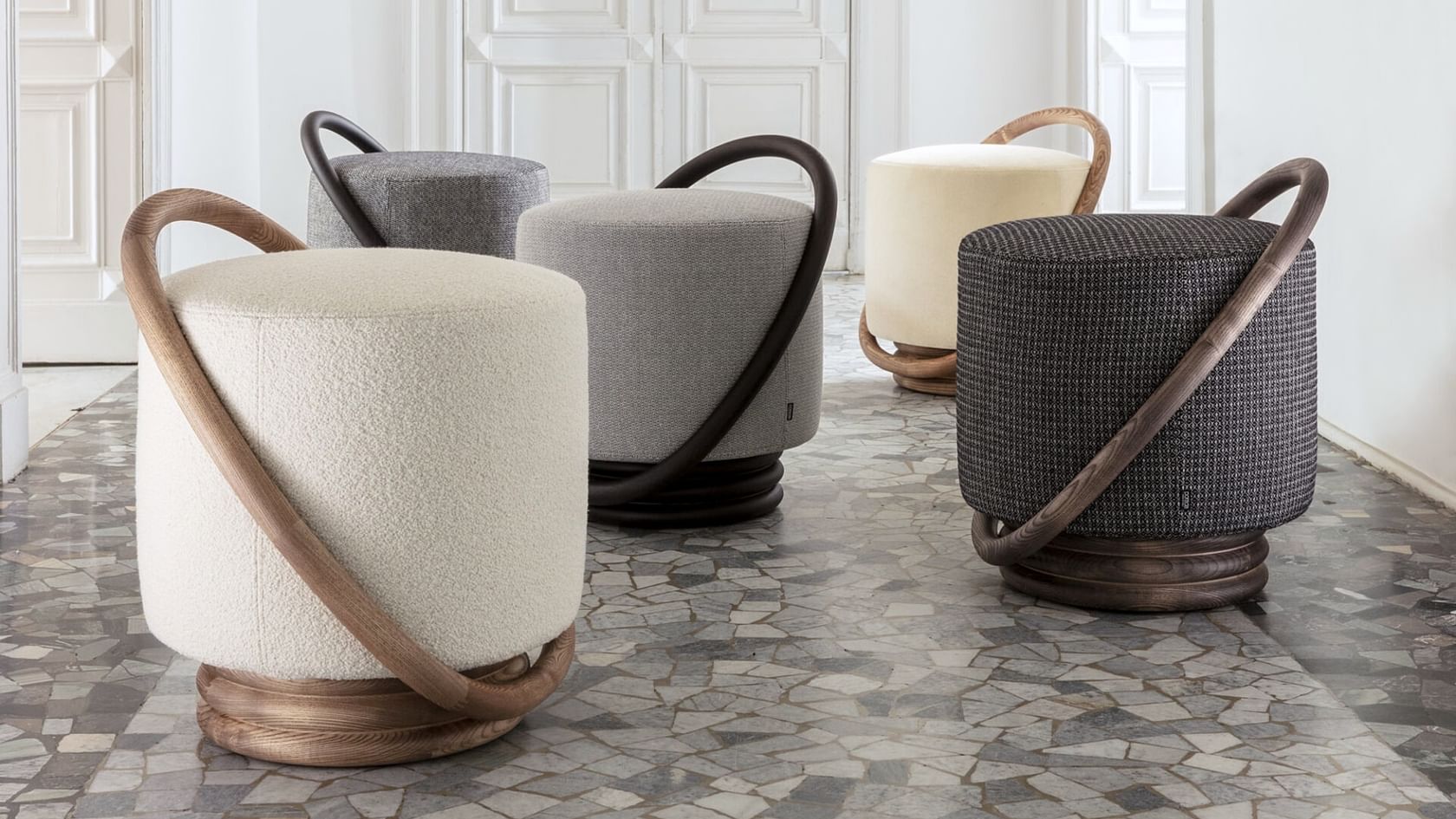 Porada Smile Pouf Curve Appeal