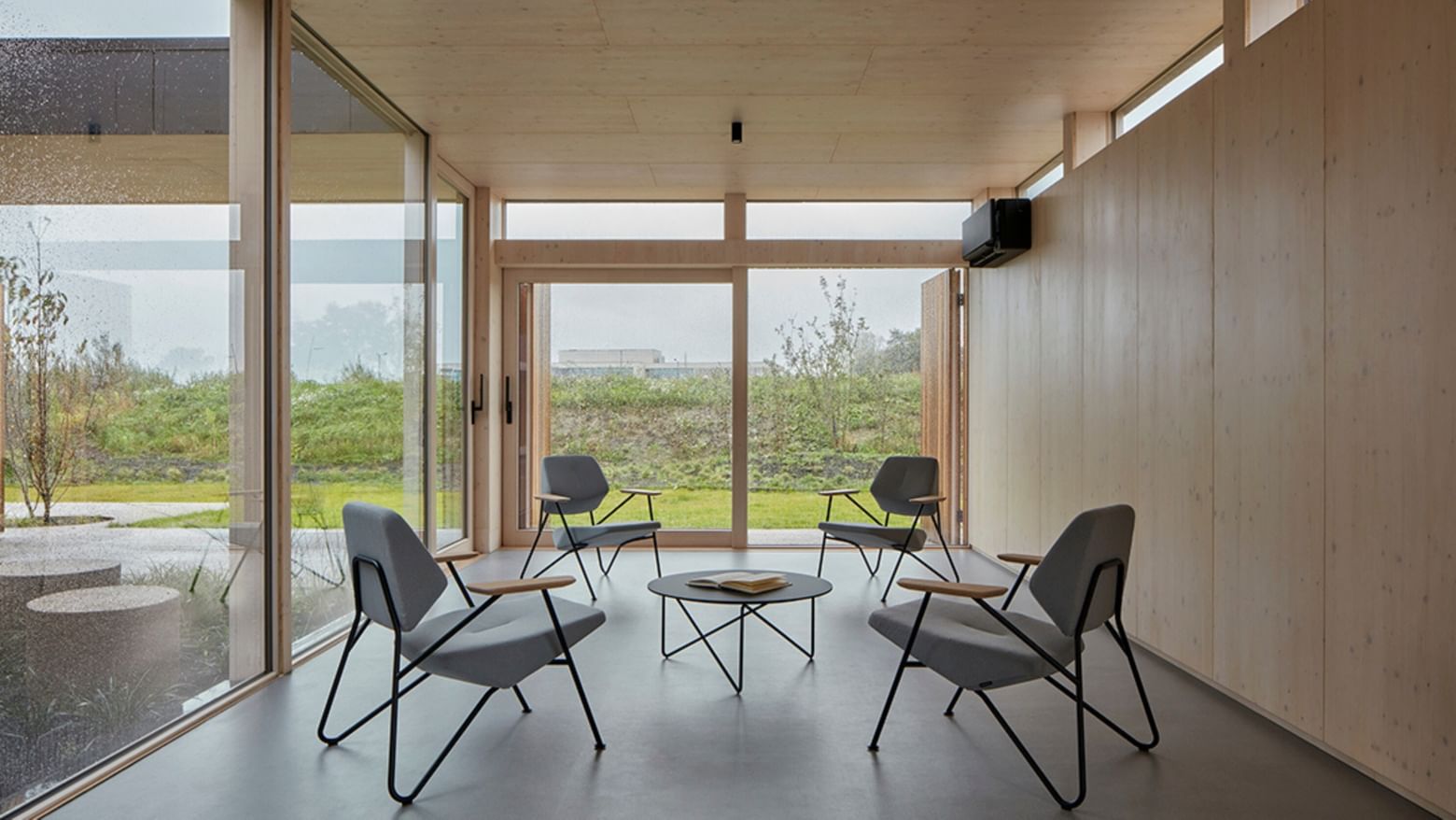 Prostoria Polygon Chair Blog Thumbnail
