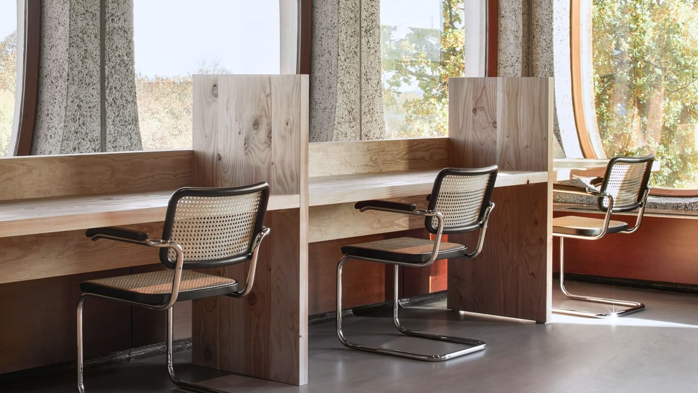 Gebreuder T 819 S32 V Chair