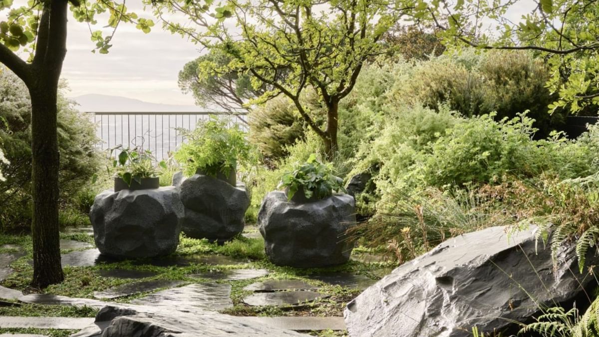 Indigenus Petra Planters