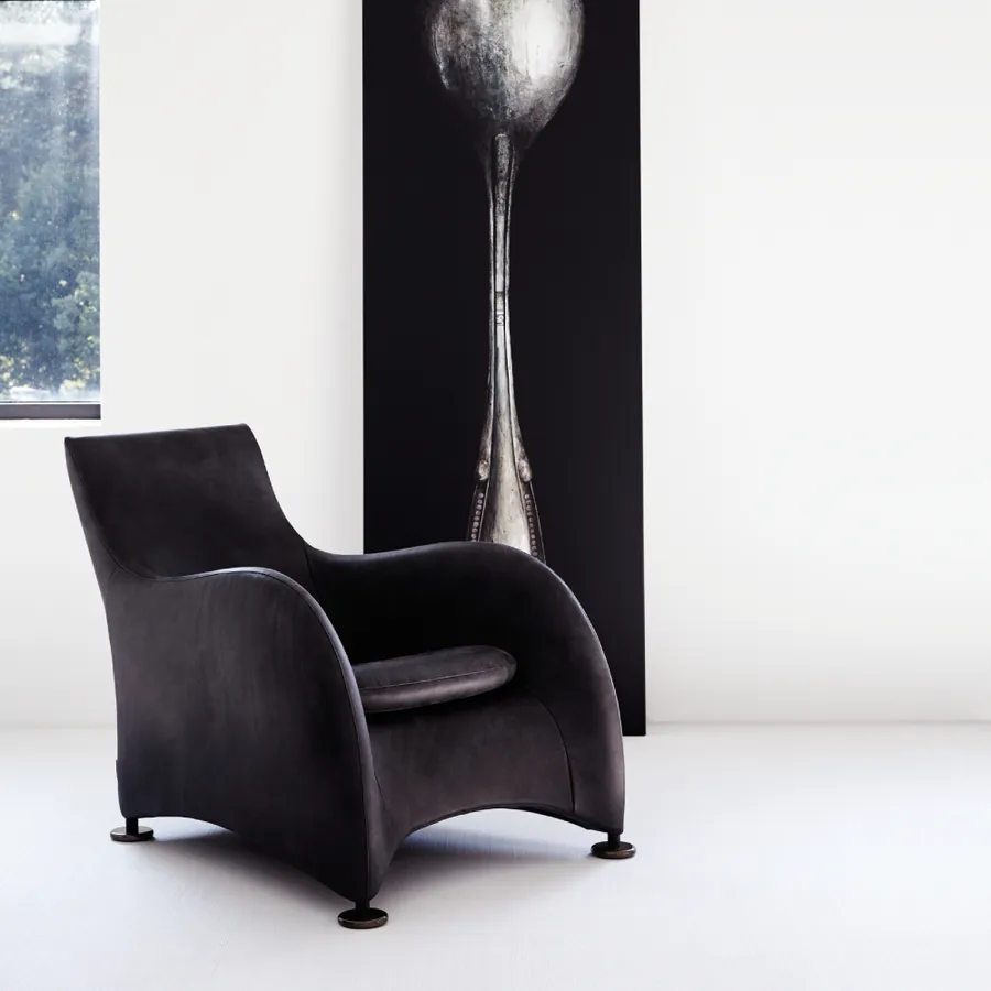 Montis Loge Chair, buy Loge Chair by Montis | Haute Living
