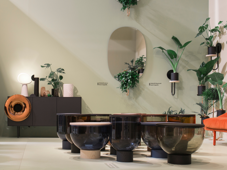 Mastea Table