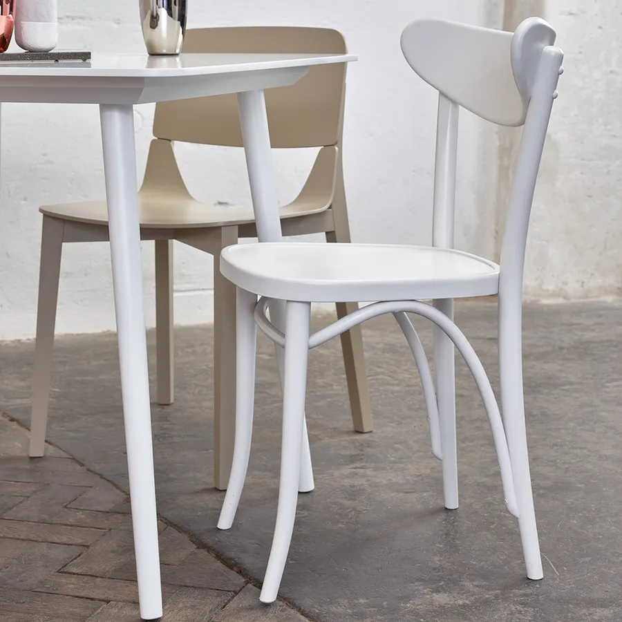 ton バナナチェア Banana Chair: Smiling Comfort | Ton