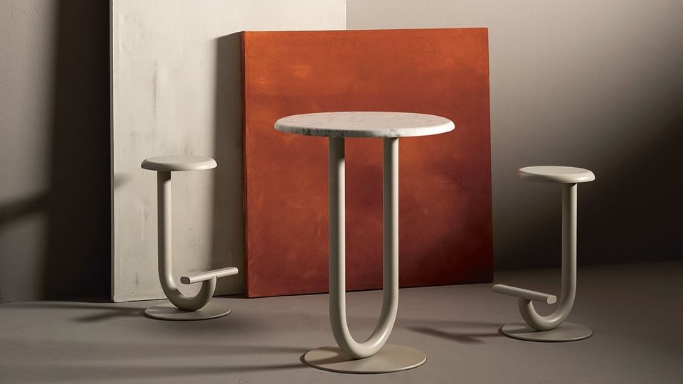 Desalto strong bar table white marble haute living