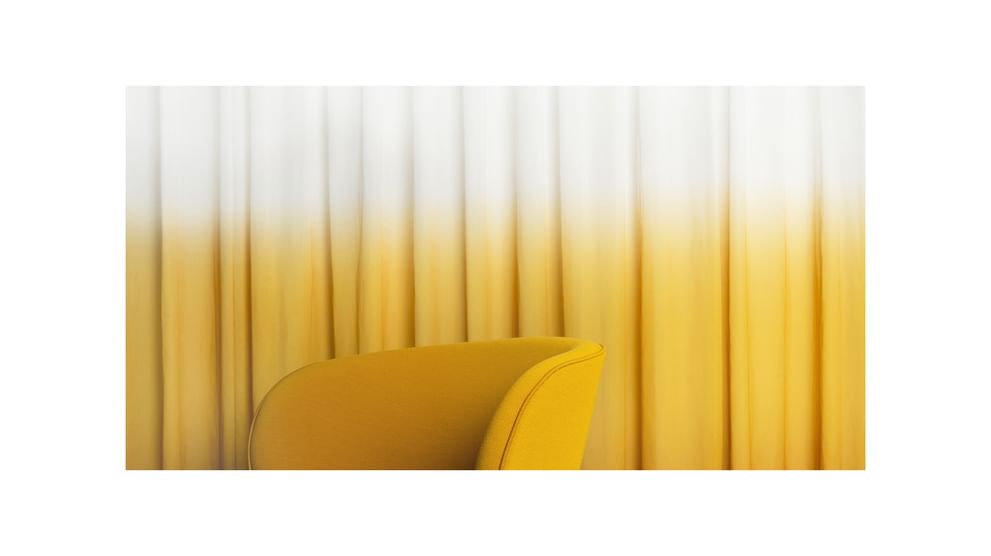 Dum dips curtains