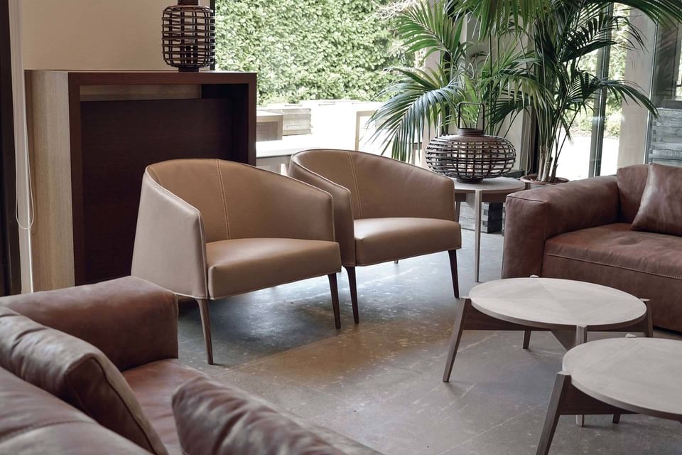 Frigerio jackie armchair insitu4 haute living