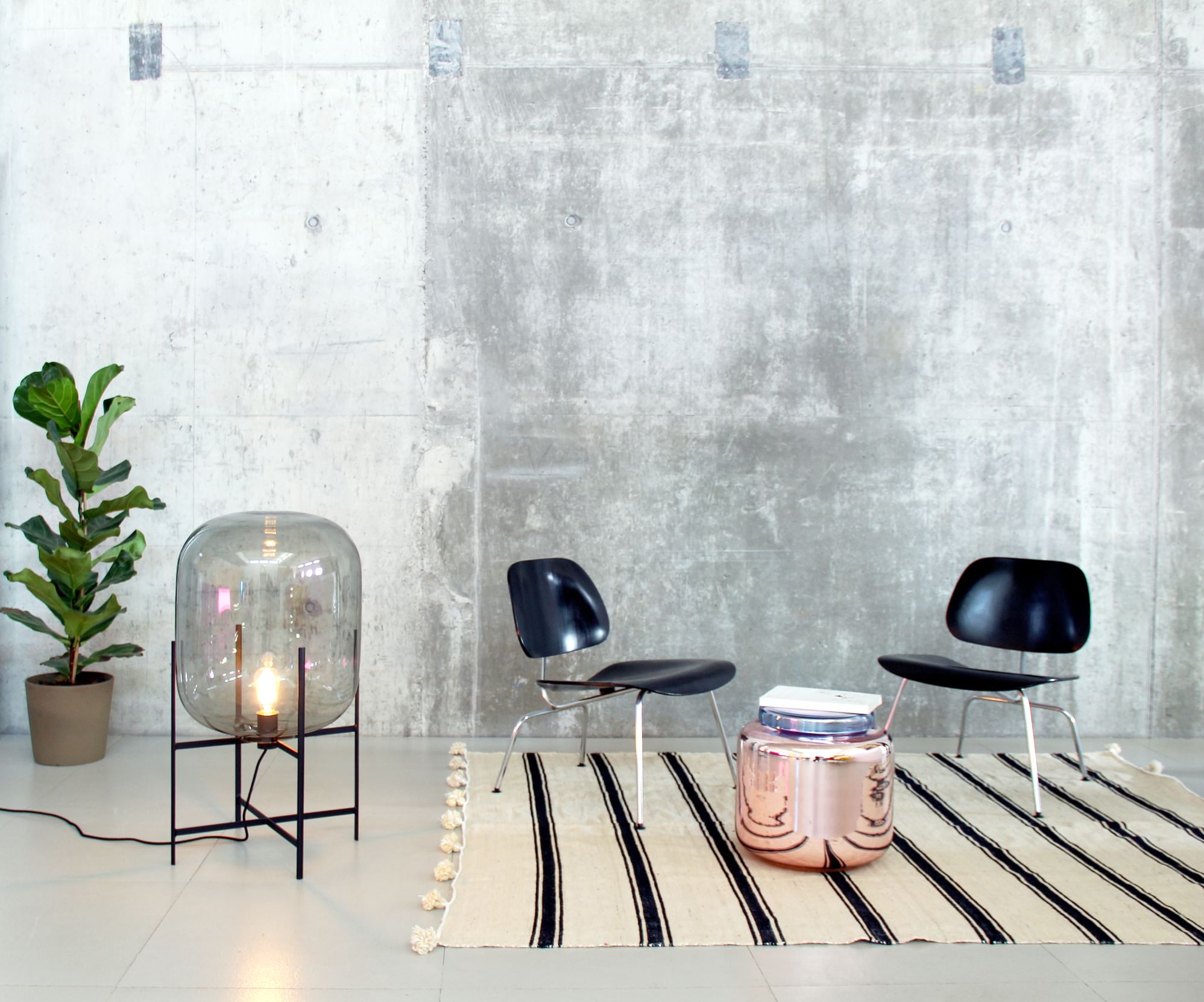 Oda Grey Black Base Big Container