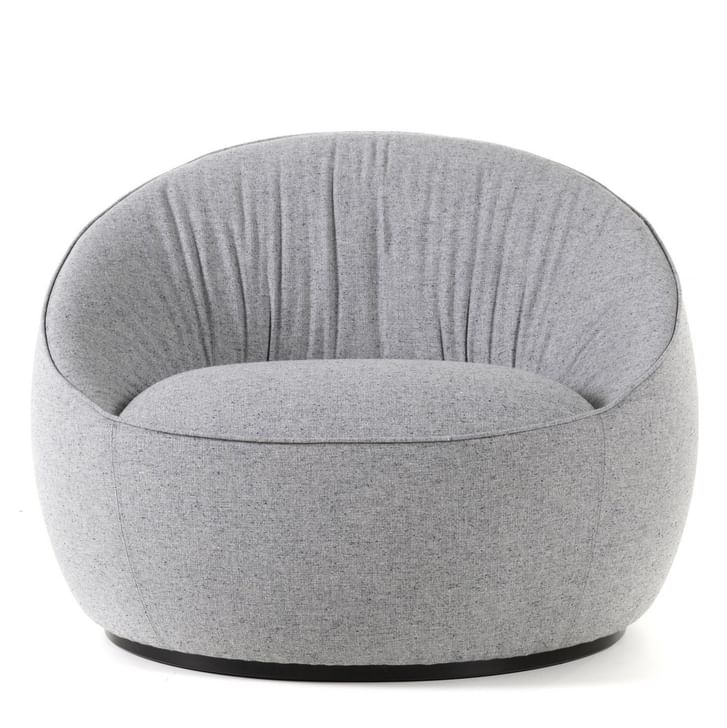 Moooi hana armchair grey front haute living