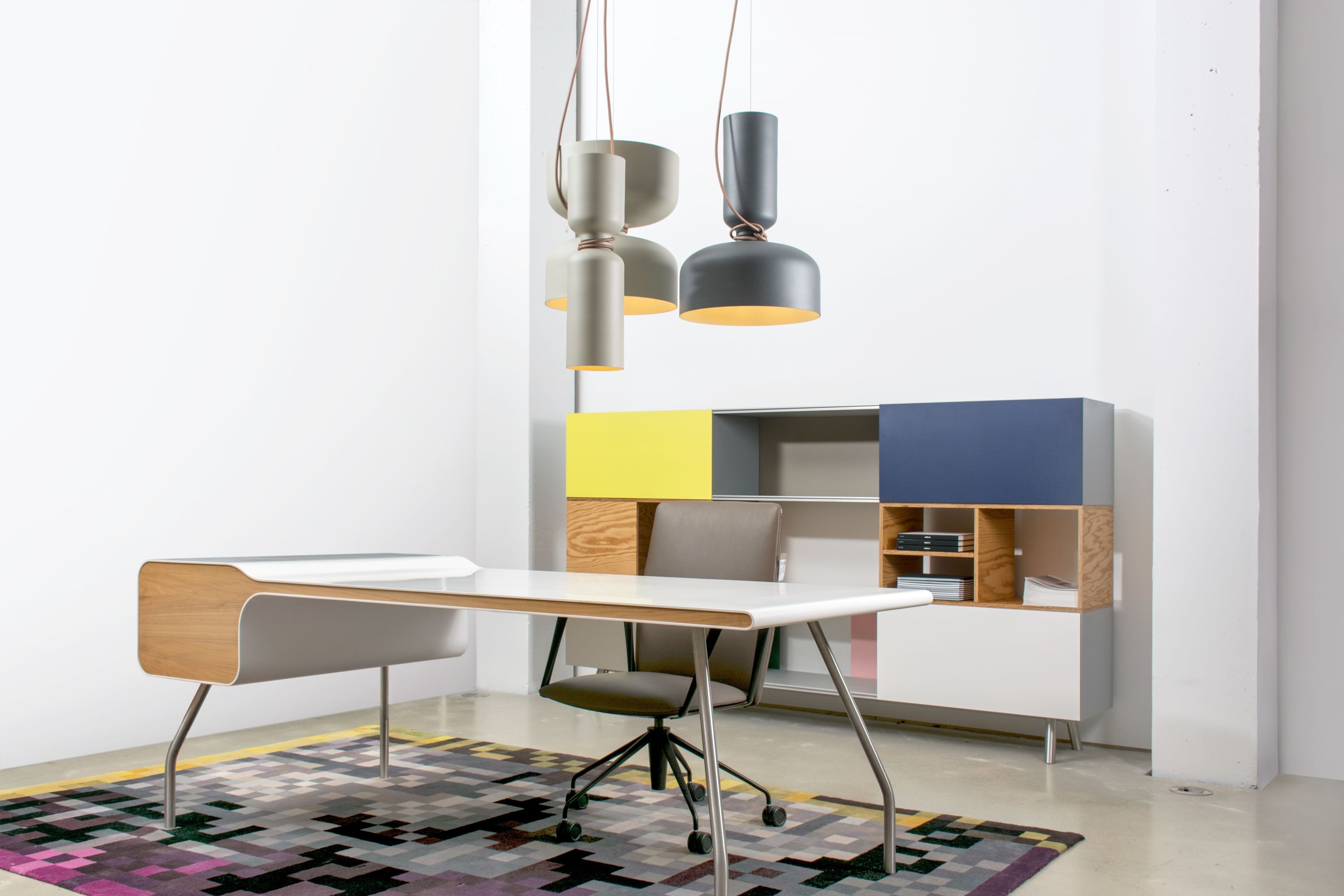 Spotlight-volumes-pendant-by-andlight