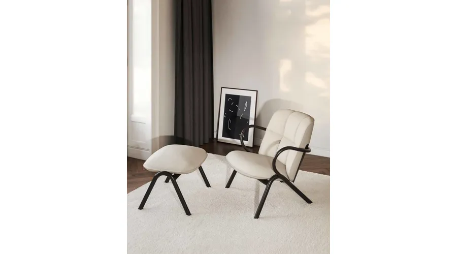 Cissy Lounge Chair by Ton | Haute Living